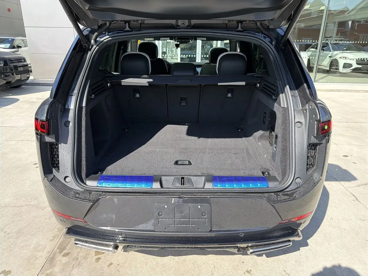 Land Rover Range Rover Sport снимка Land Rover Range Rover Sport