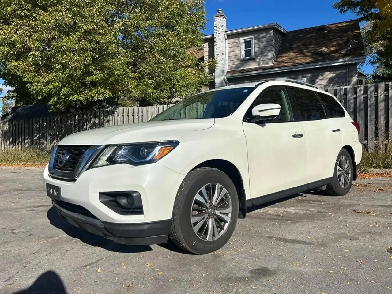 Nissan Pathfinder photo Nissan Pathfinder