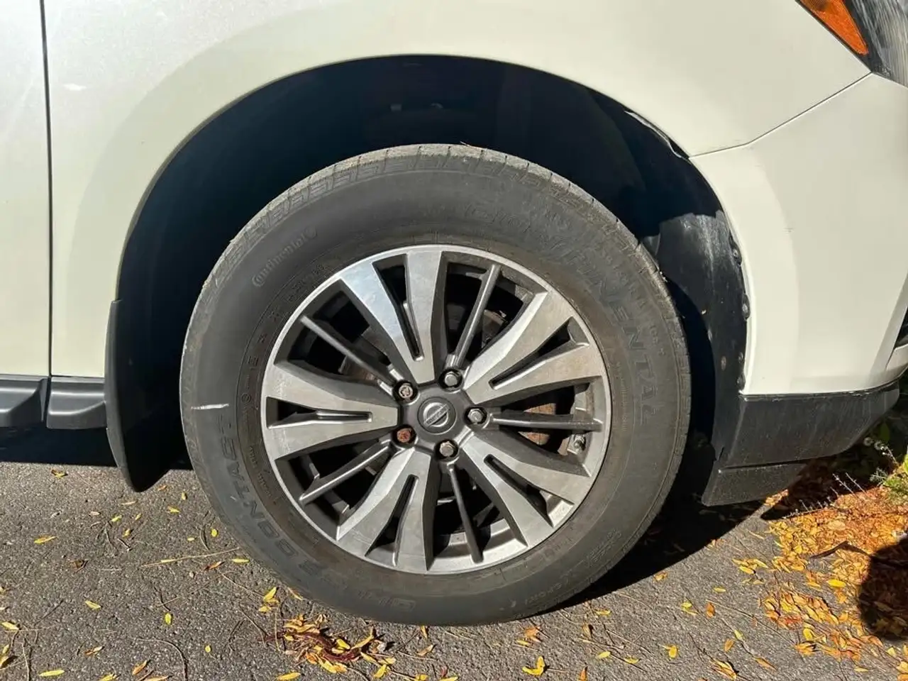 Nissan Pathfinder photo Nissan Pathfinder