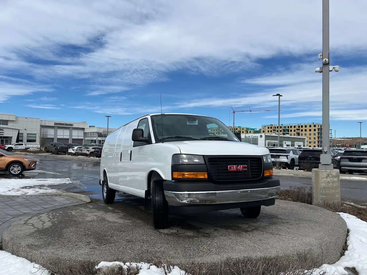 GMC Savana снимка GMC Savana