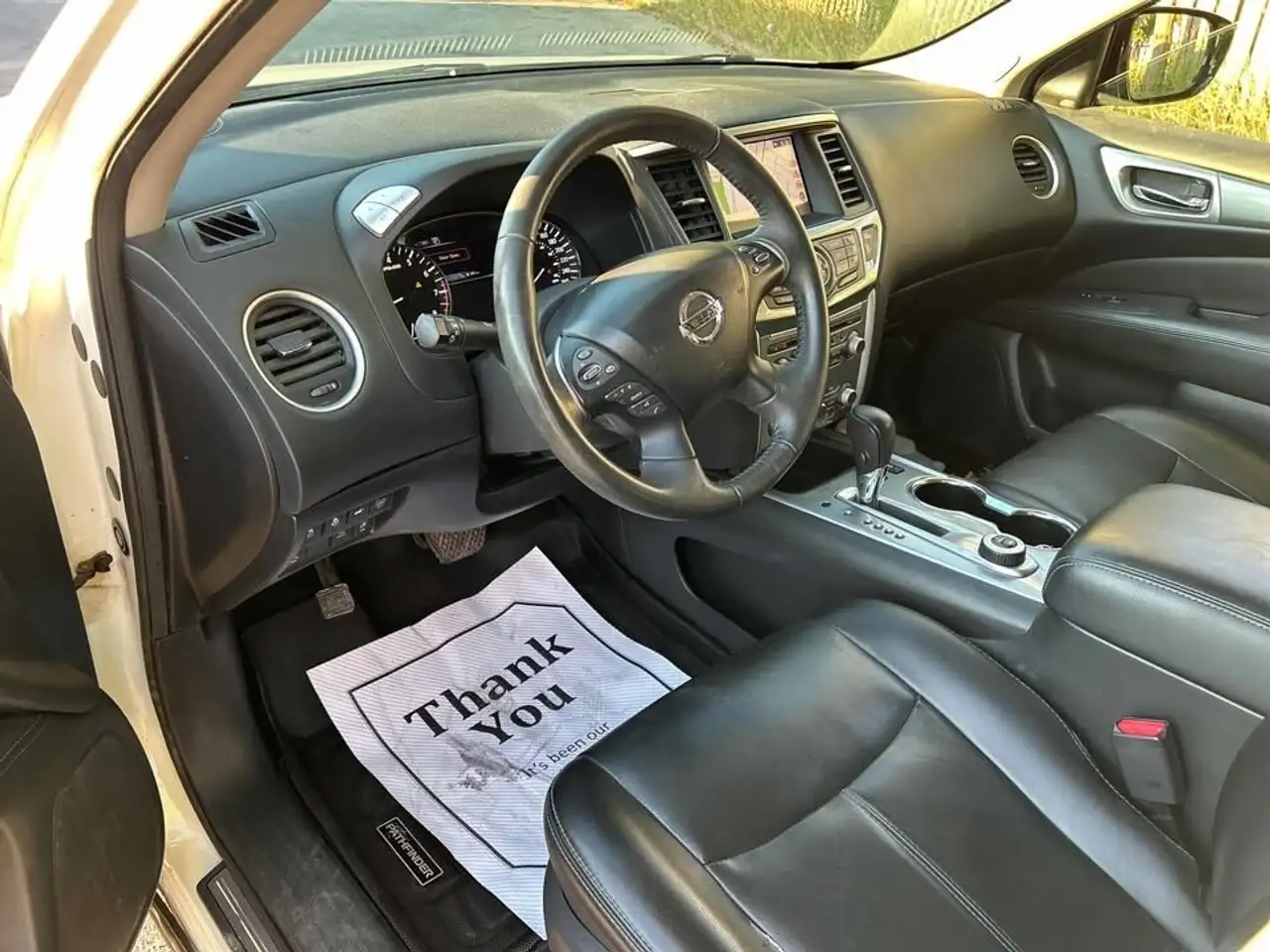 Nissan Pathfinder photo Nissan Pathfinder