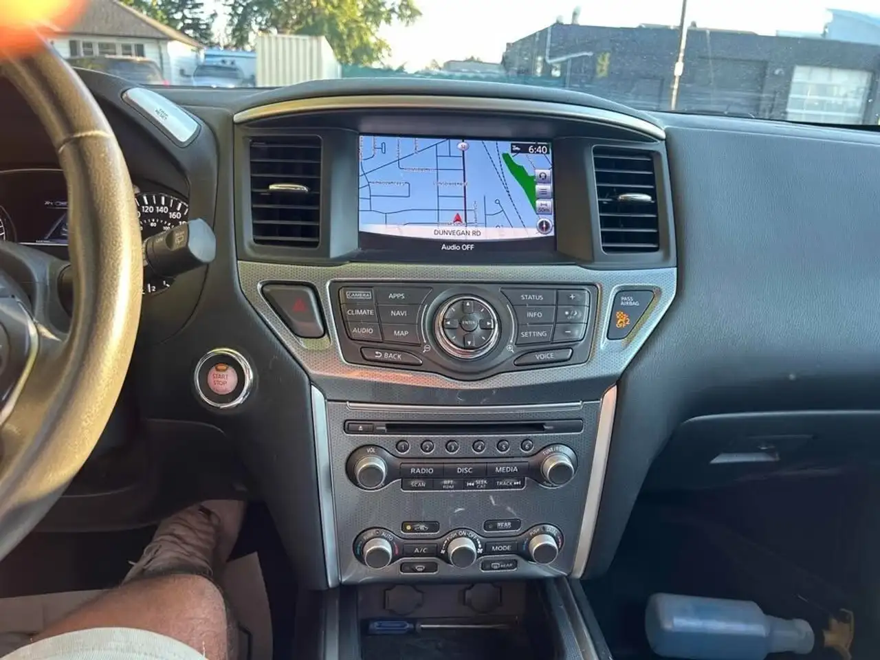 Nissan Pathfinder photo Nissan Pathfinder