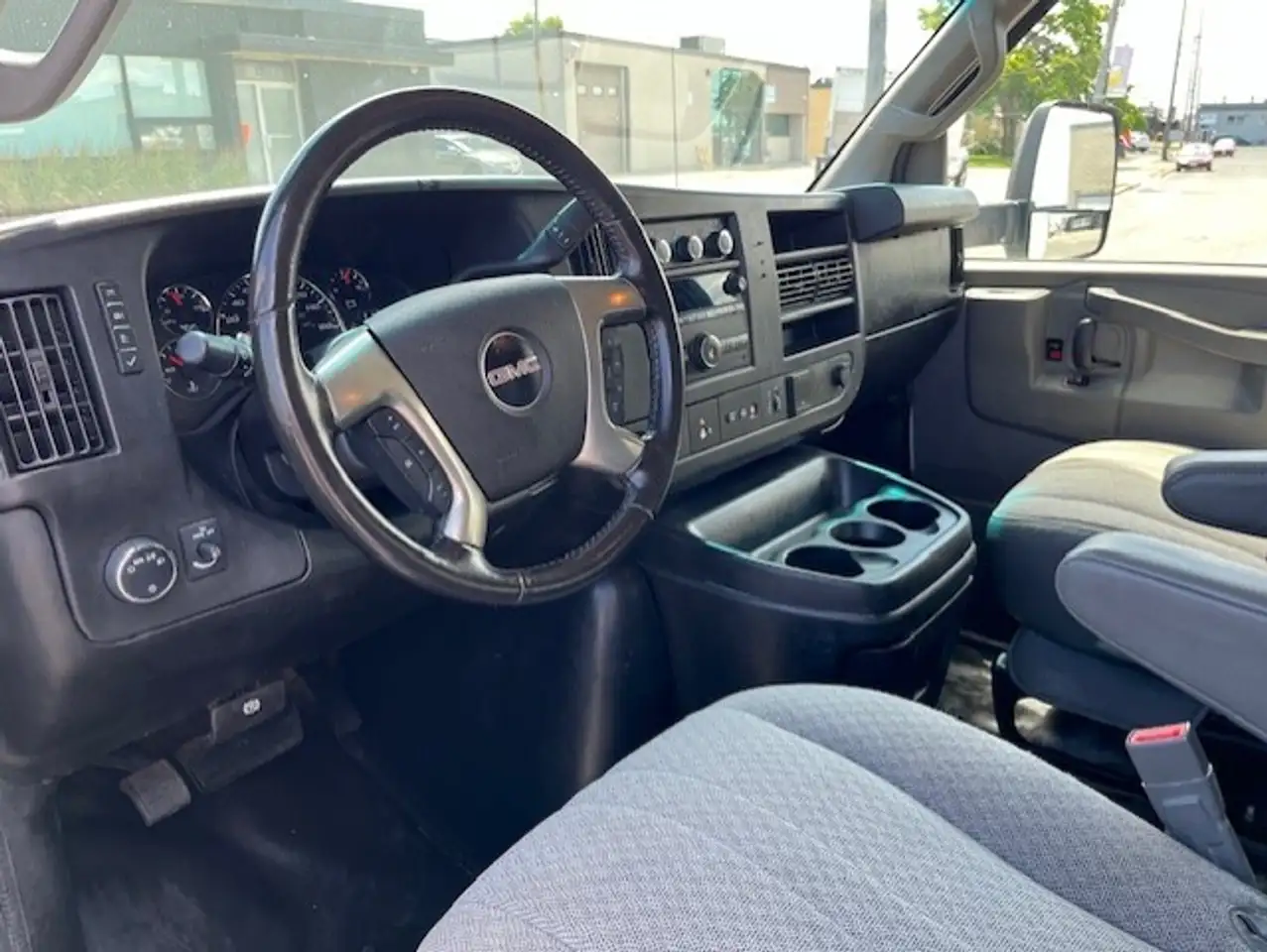 GMC Savana fotografie GMC Savana