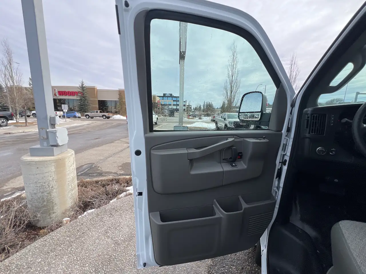 GMC Savana снимка GMC Savana