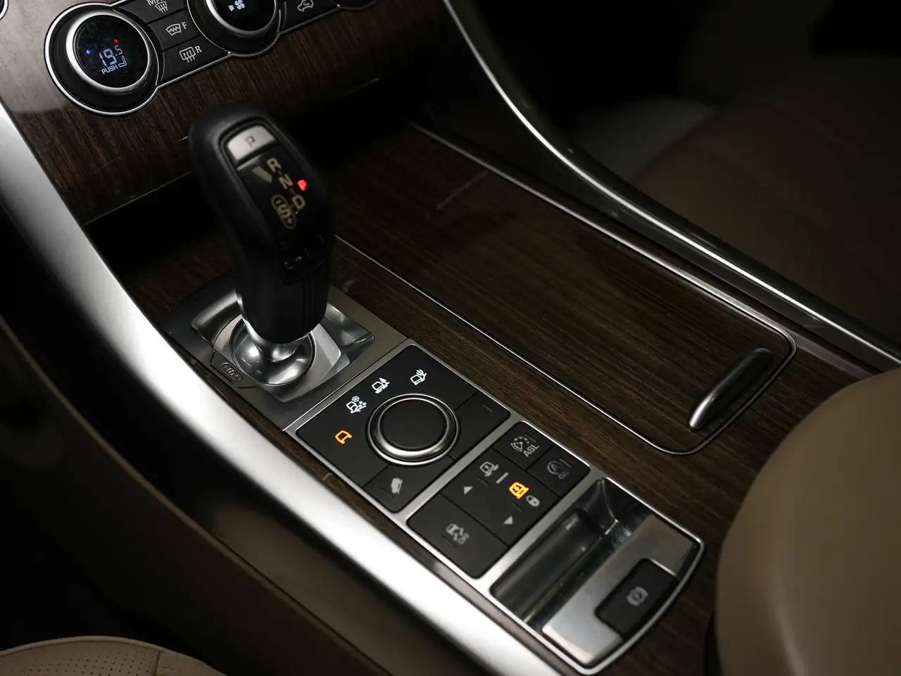 Land Rover Range Rover Sport снимка Land Rover Range Rover Sport