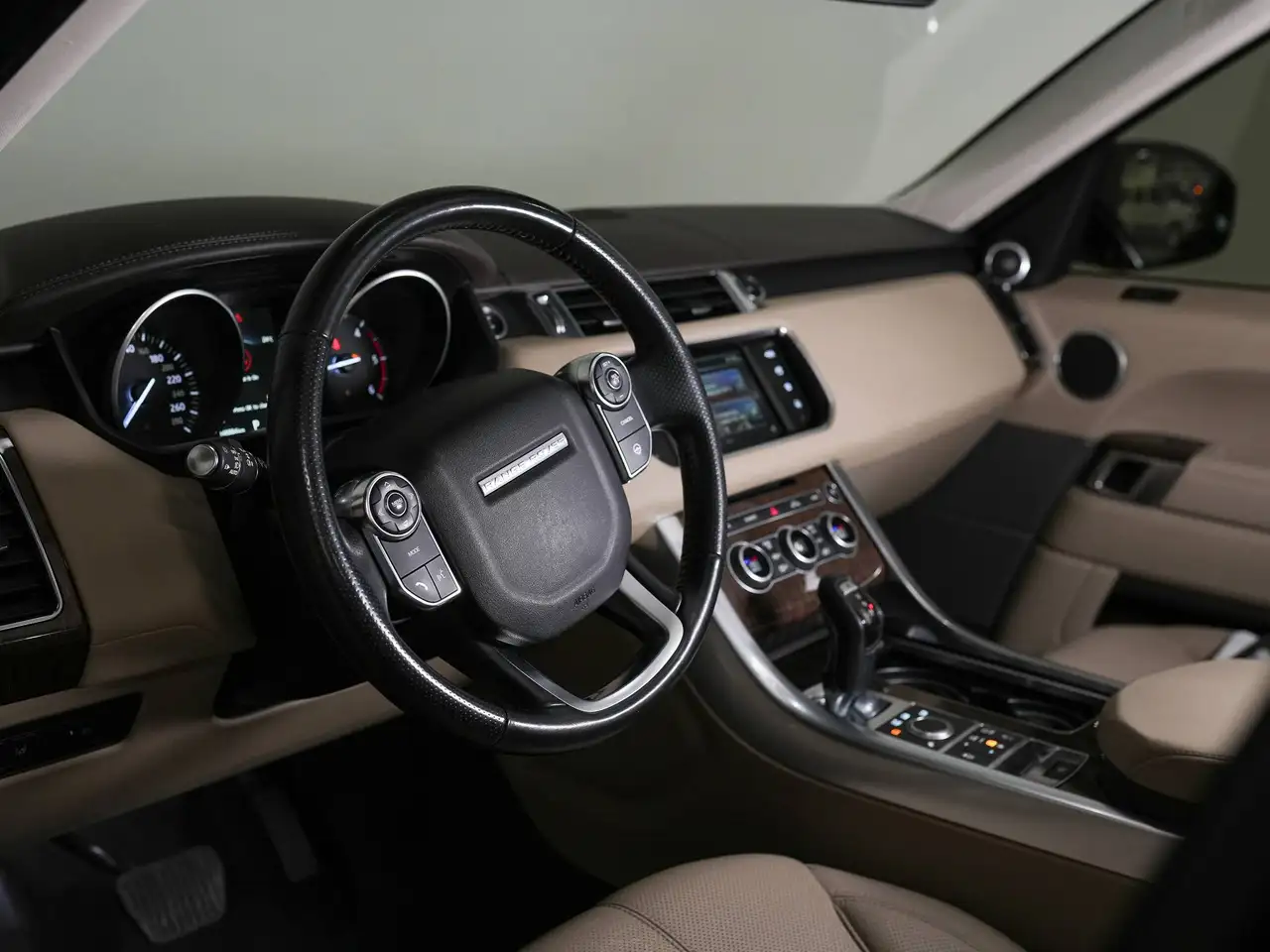 Land Rover Range Rover Sport снимка Land Rover Range Rover Sport