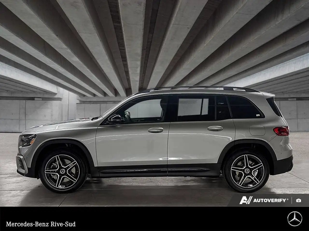 Mercedes-Benz GLB снимка Mercedes-Benz GLB