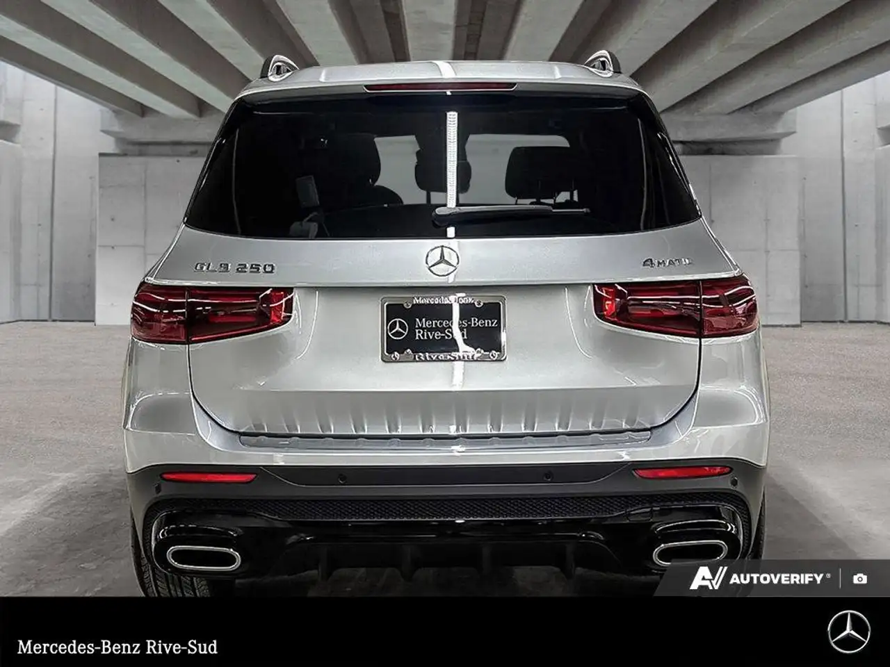Mercedes-Benz GLB снимка Mercedes-Benz GLB