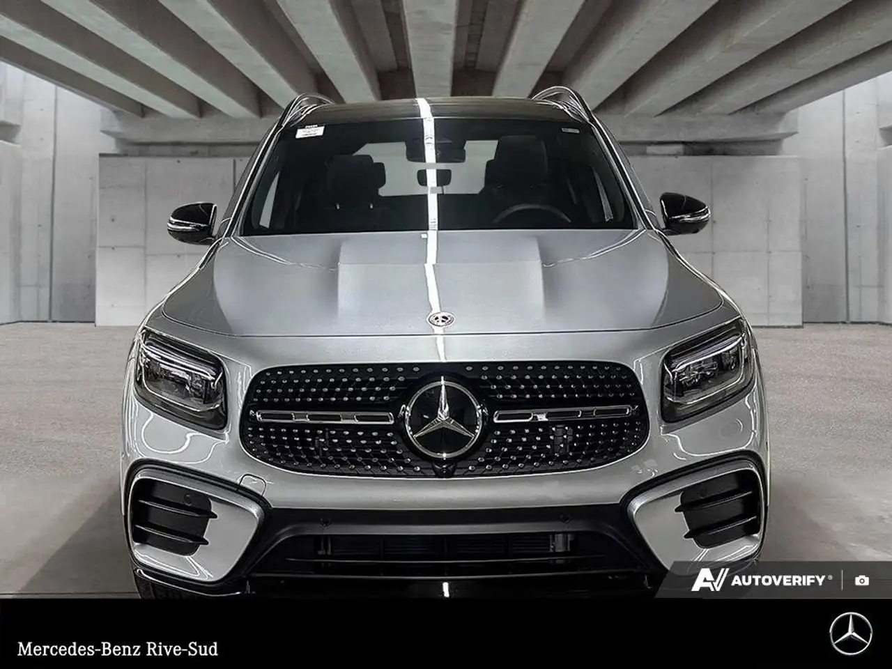 Mercedes-Benz GLB снимка Mercedes-Benz GLB