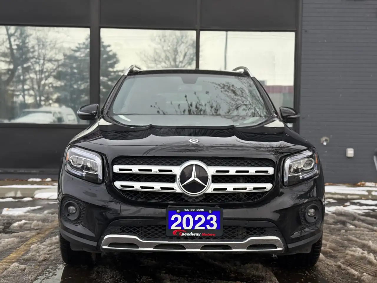 Mercedes-Benz GLB снимка Mercedes-Benz GLB