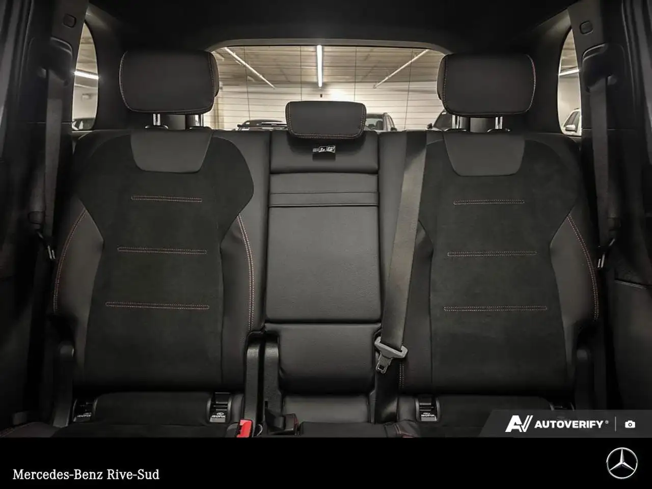 Mercedes-Benz GLB снимка Mercedes-Benz GLB