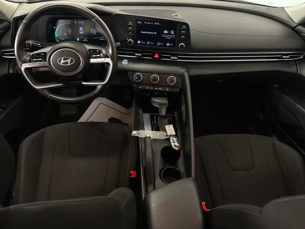 Hyundai ELANTRA снимка Hyundai ELANTRA