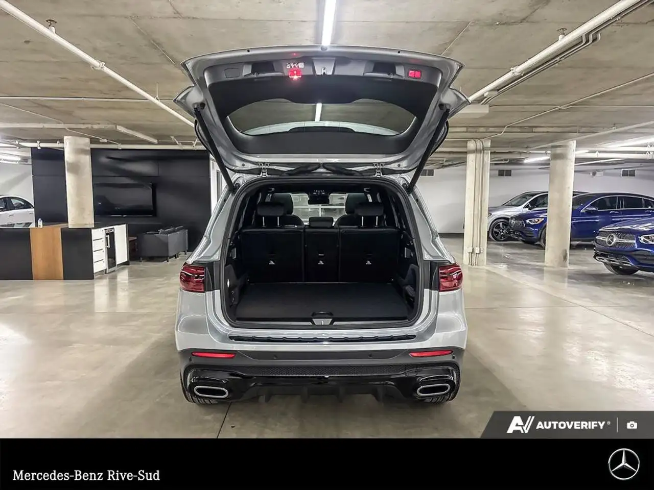 Mercedes-Benz GLB снимка Mercedes-Benz GLB