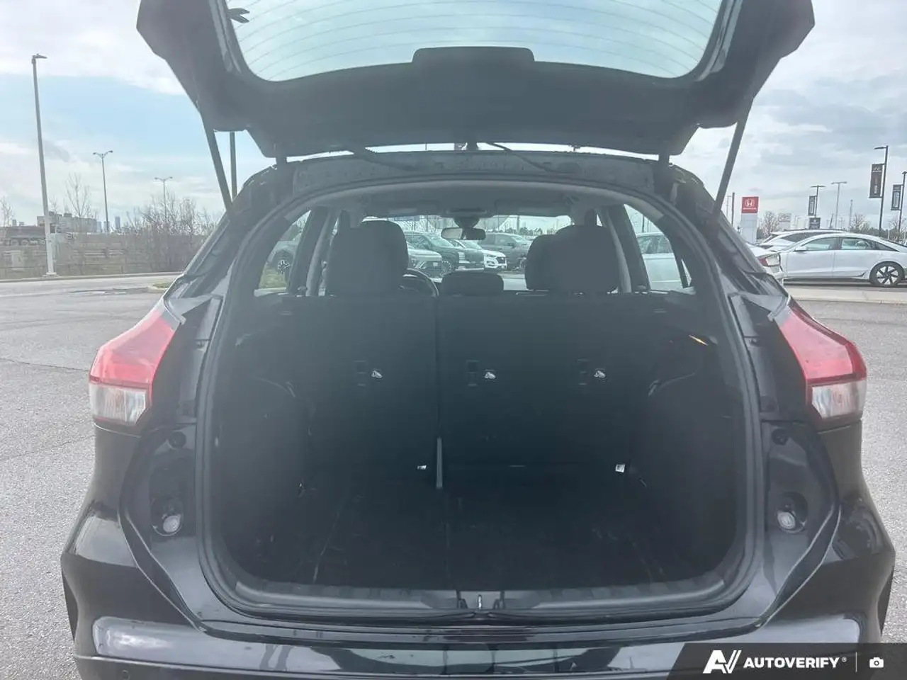 Nissan Kicks снимка Nissan Kicks