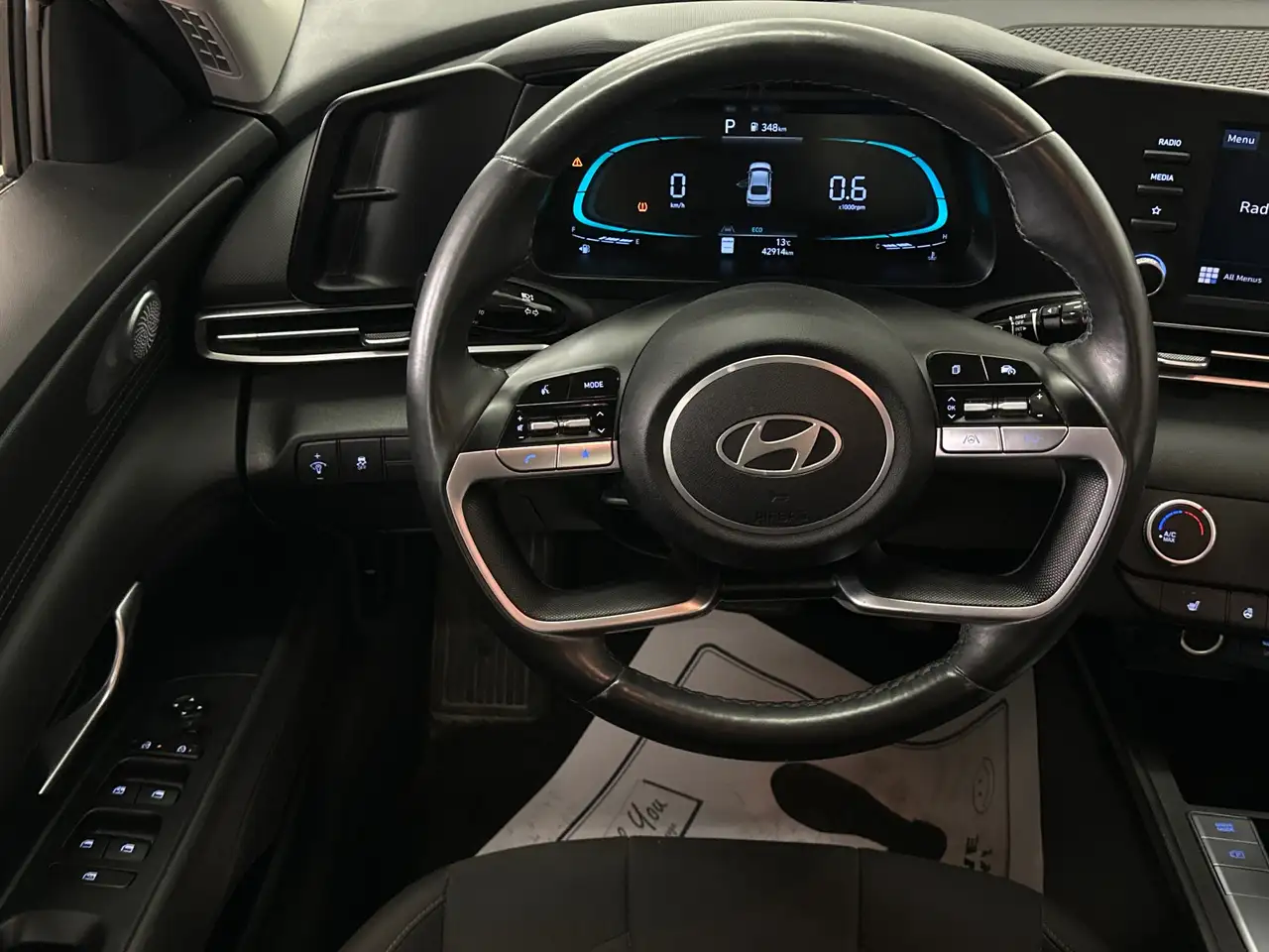 Hyundai ELANTRA снимка Hyundai ELANTRA