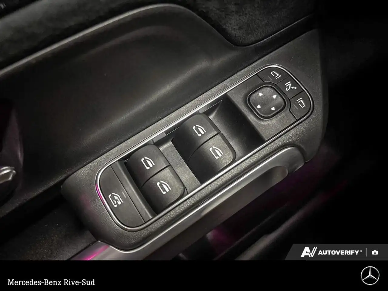 Mercedes-Benz GLB снимка Mercedes-Benz GLB