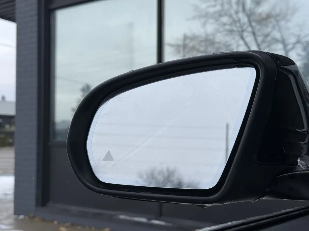 Mercedes-Benz GLB снимка Mercedes-Benz GLB