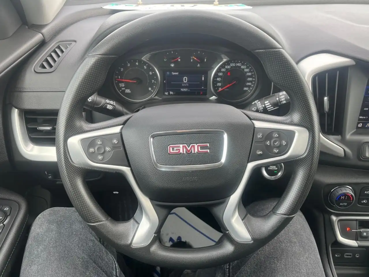 GMC Terrain photo GMC Terrain