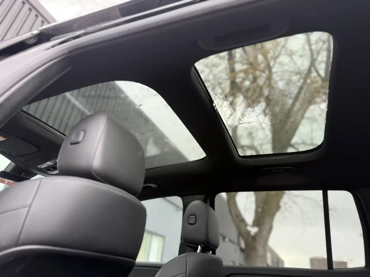 Mercedes-Benz GLB снимка Mercedes-Benz GLB
