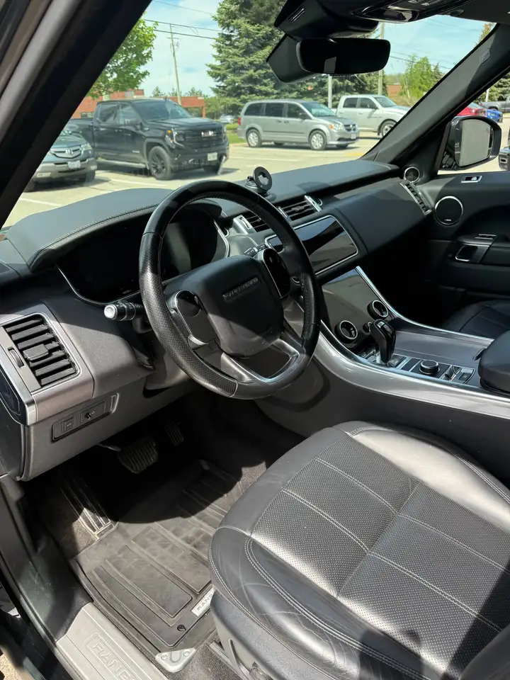 Land Rover Range Rover Sport снимка Land Rover Range Rover Sport