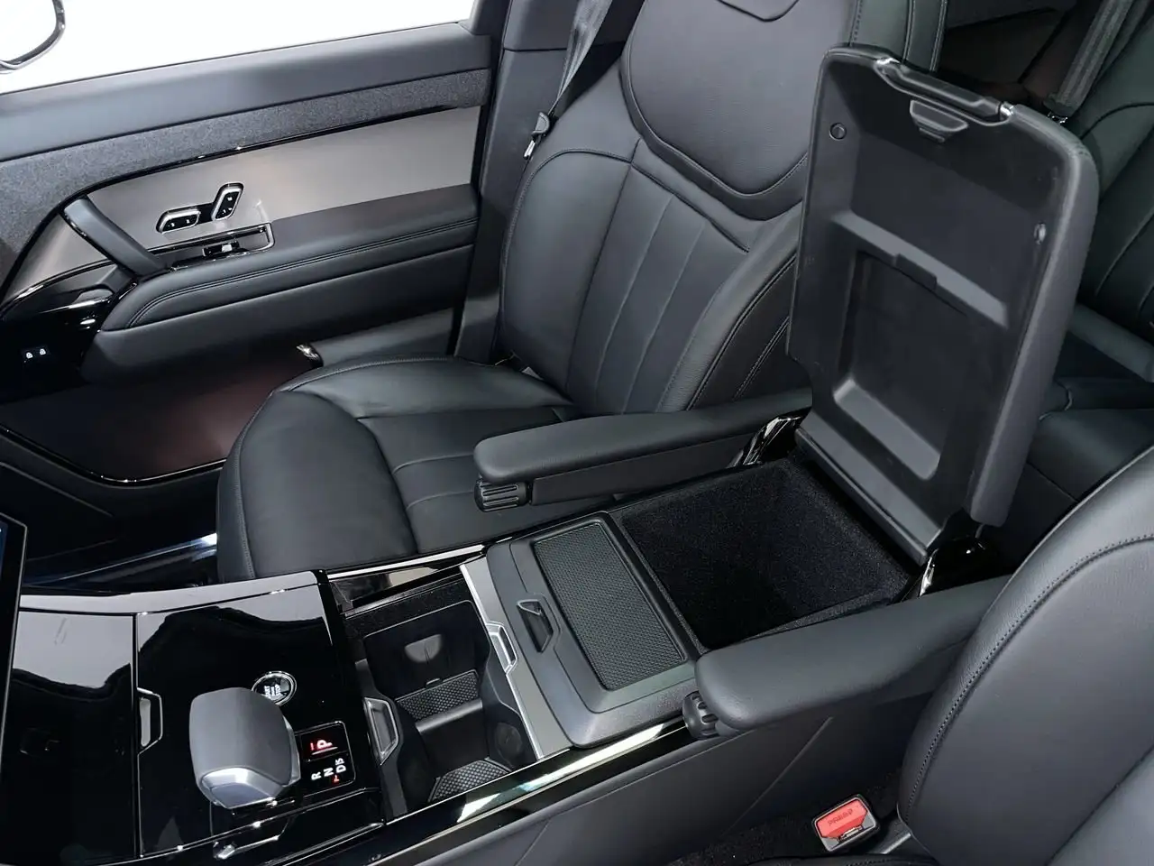 Land Rover Range Rover Sport снимка Land Rover Range Rover Sport