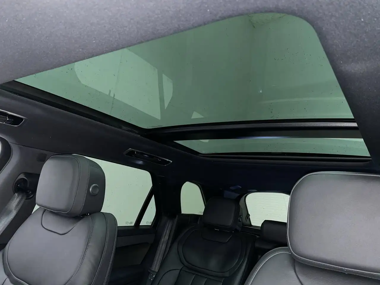 Land Rover Range Rover Sport снимка Land Rover Range Rover Sport