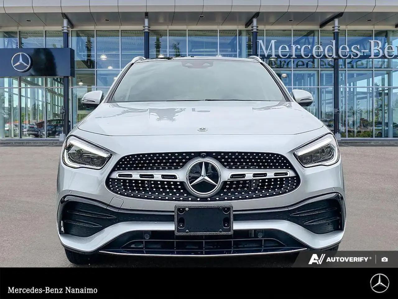 Mercedes-Benz GLA снимка Mercedes-Benz GLA