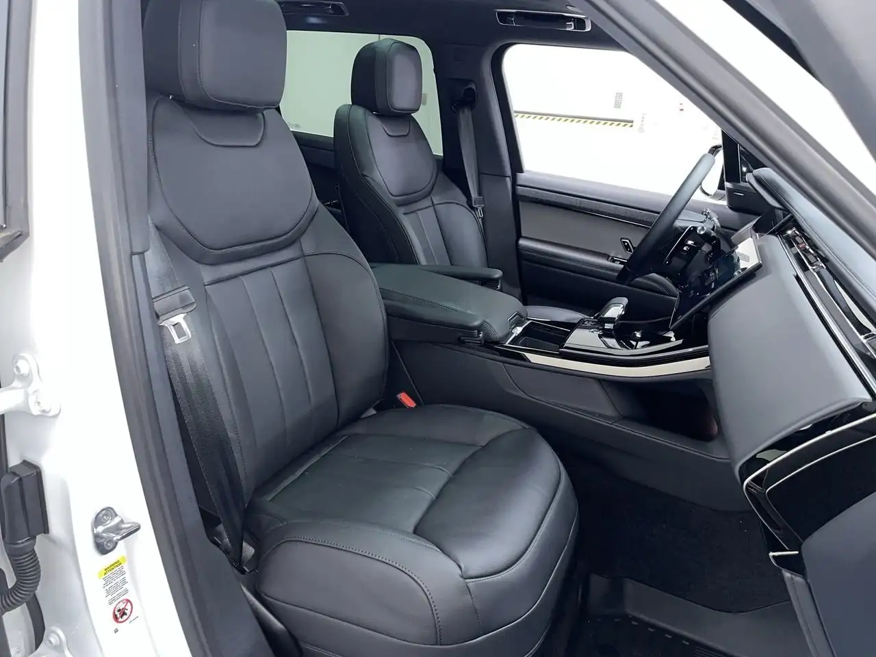 Land Rover Range Rover Sport снимка Land Rover Range Rover Sport