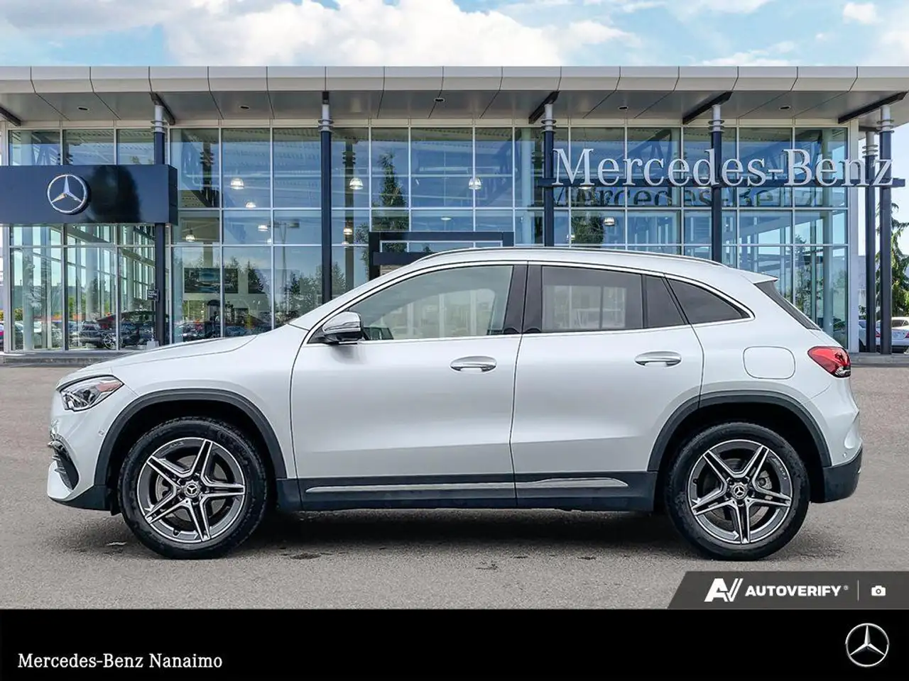 Mercedes-Benz GLA снимка Mercedes-Benz GLA