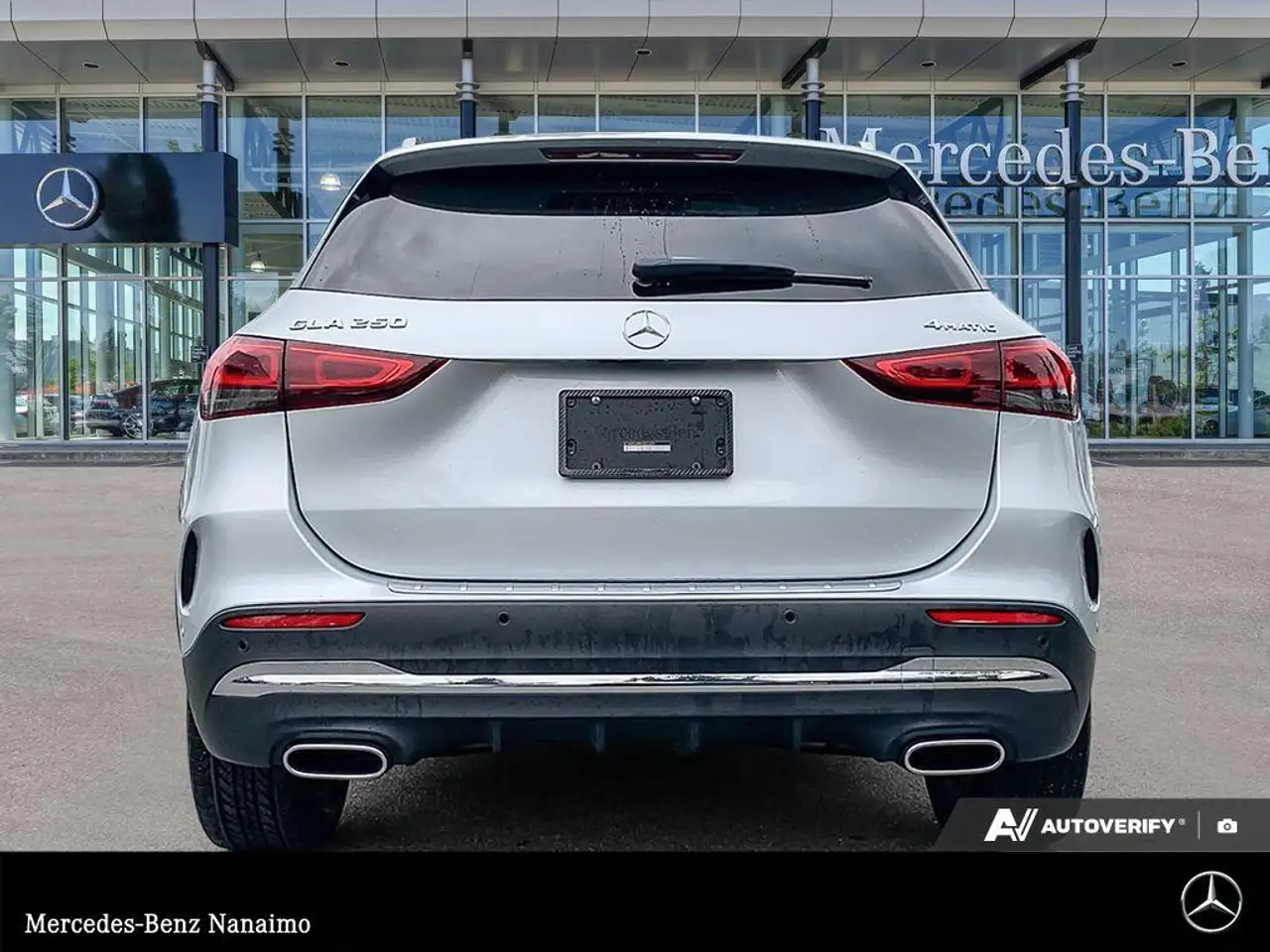 Mercedes-Benz GLA снимка Mercedes-Benz GLA