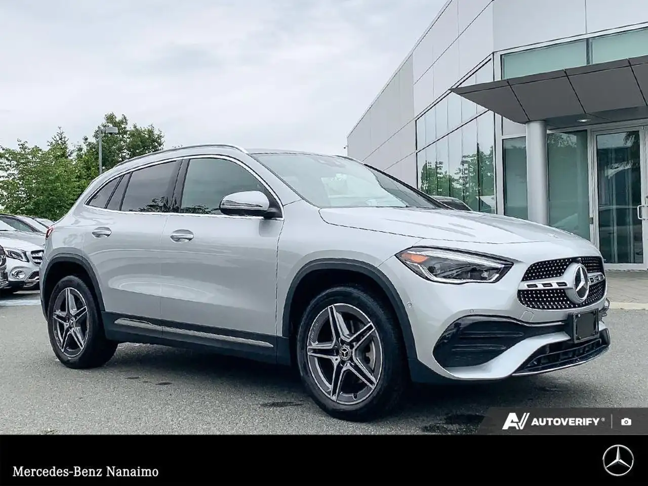 Mercedes-Benz GLA снимка Mercedes-Benz GLA