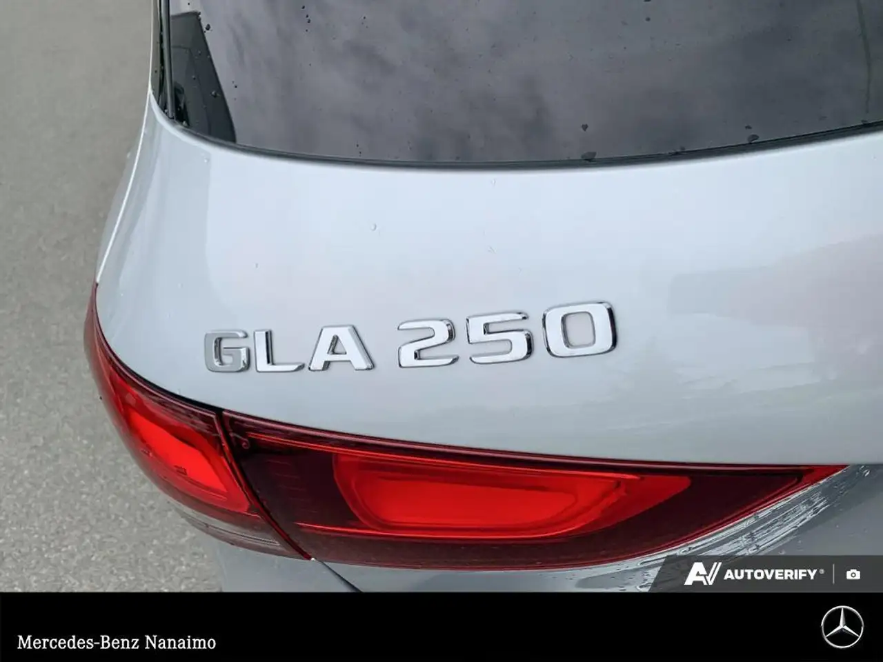 Mercedes-Benz GLA снимка Mercedes-Benz GLA