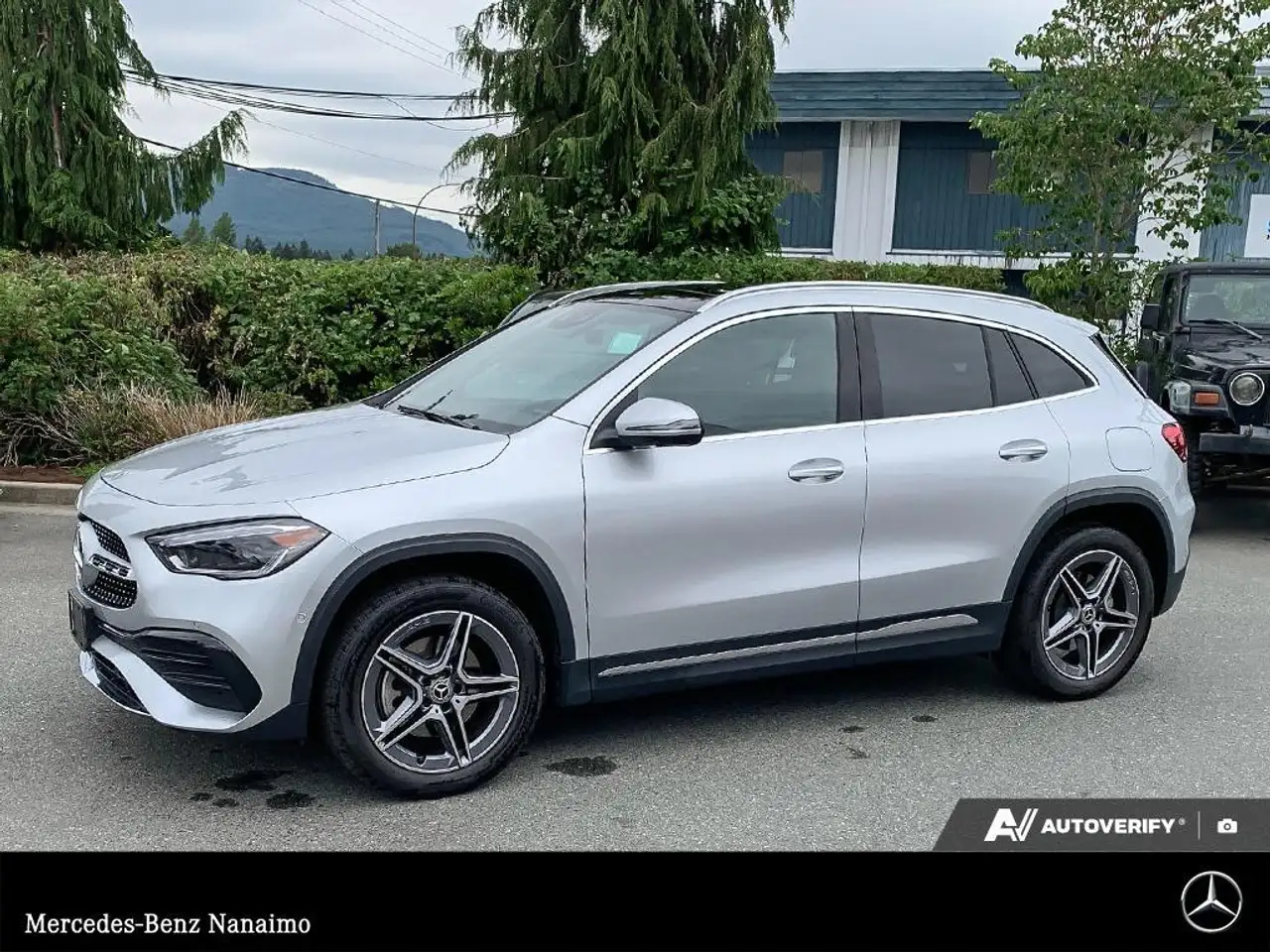 Mercedes-Benz GLA снимка Mercedes-Benz GLA