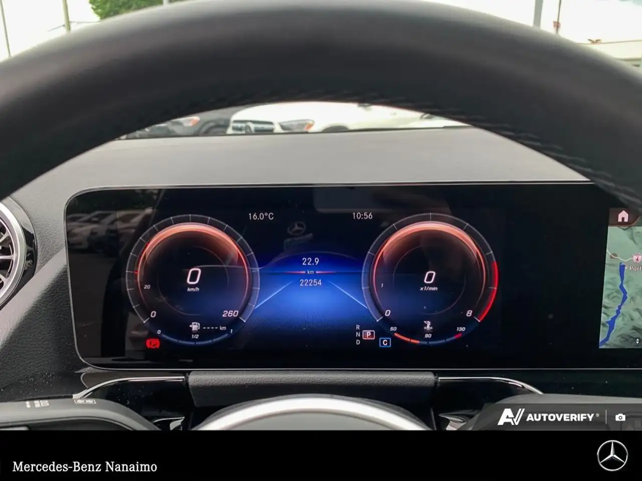 Mercedes-Benz GLA снимка Mercedes-Benz GLA
