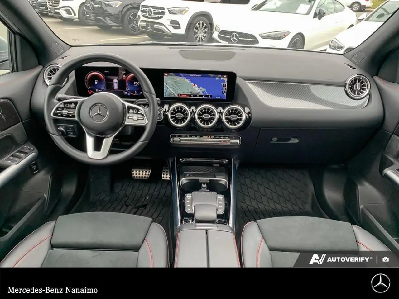 Mercedes-Benz GLA снимка Mercedes-Benz GLA