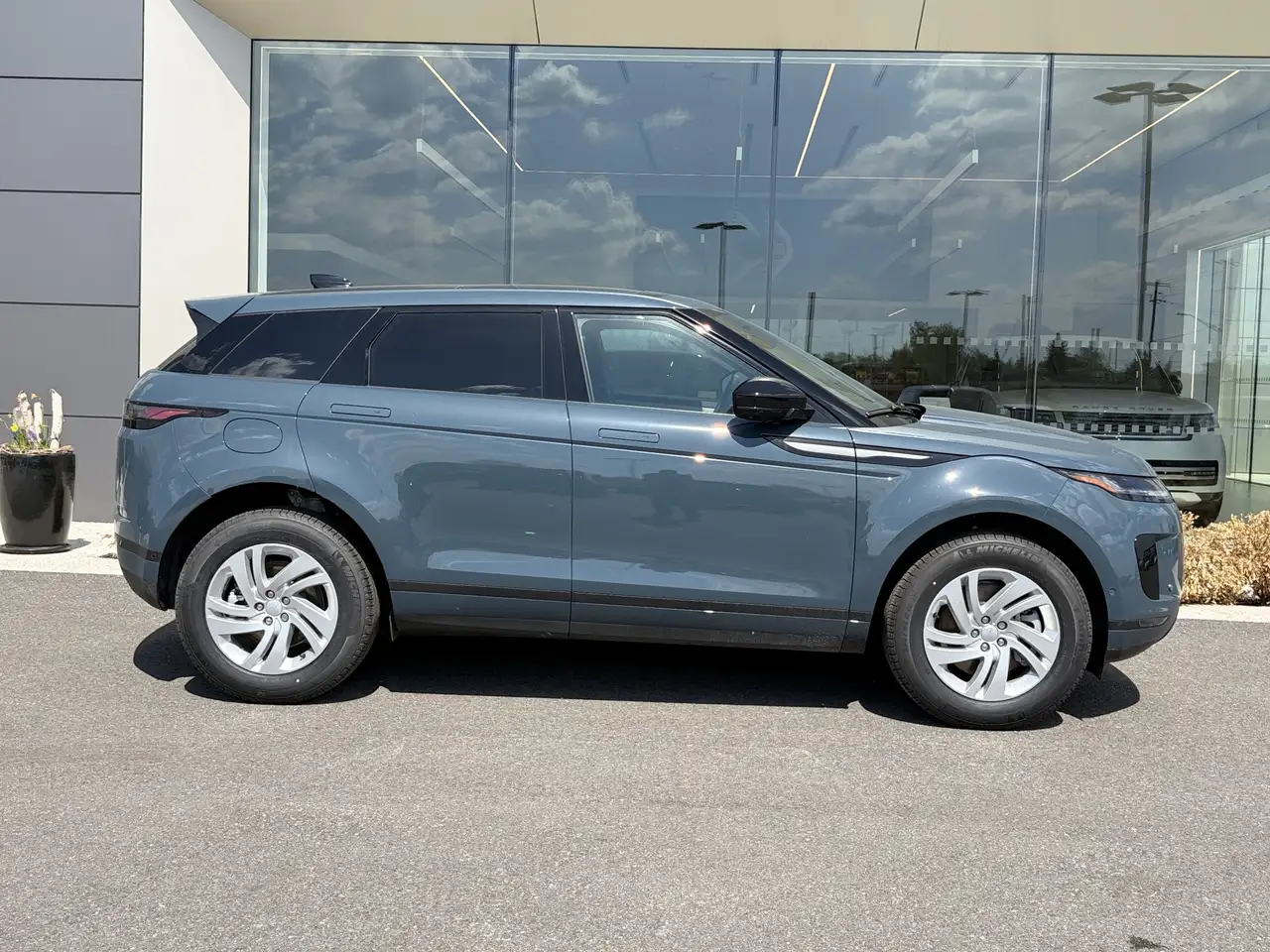 Land Rover Range Rover Evoque photo Land Rover Range Rover Evoque