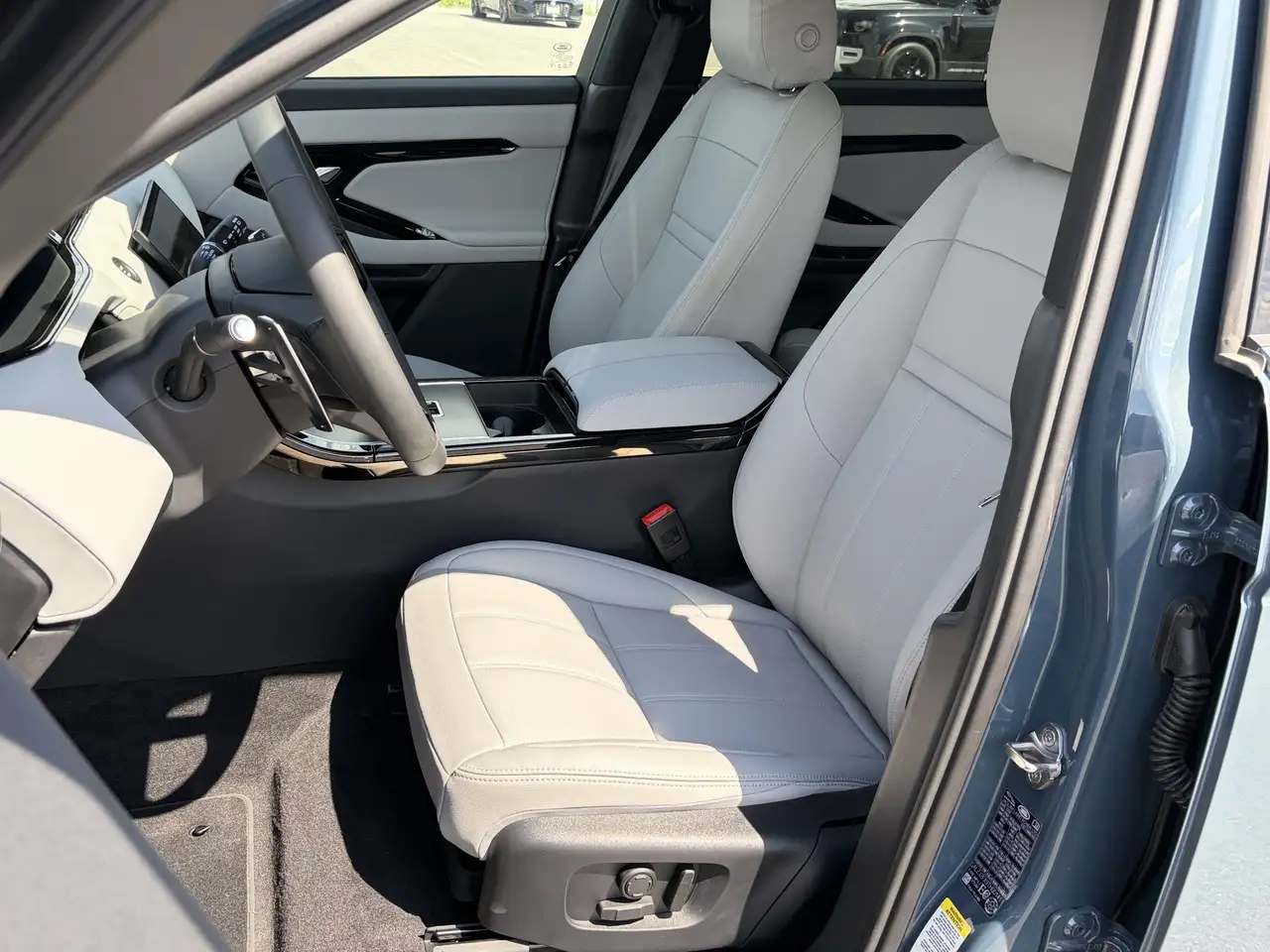 Land Rover Range Rover Evoque photo Land Rover Range Rover Evoque