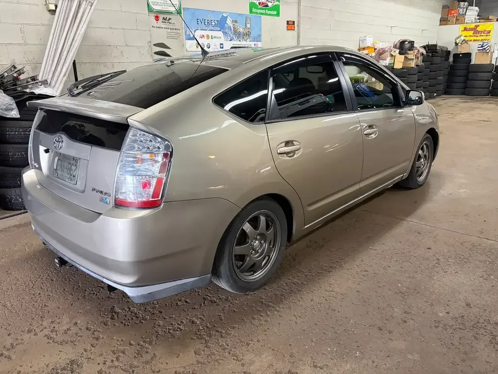 Toyota Prius снимка Toyota Prius
