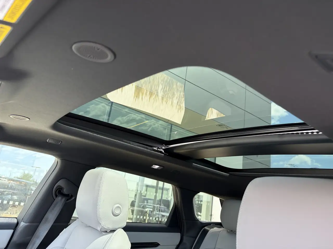 Land Rover Range Rover Evoque photo Land Rover Range Rover Evoque