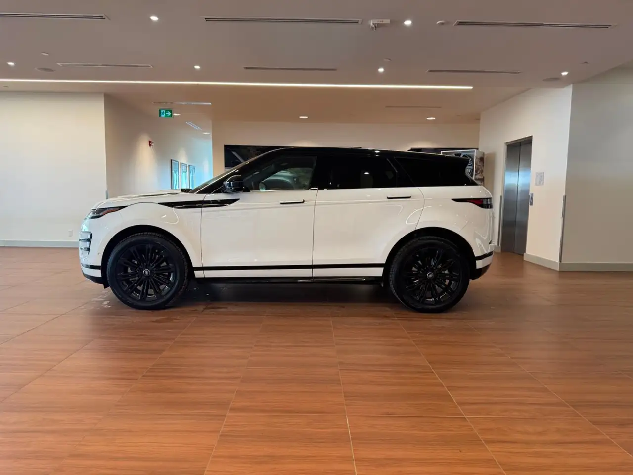 Land Rover Range Rover Evoque photo Land Rover Range Rover Evoque