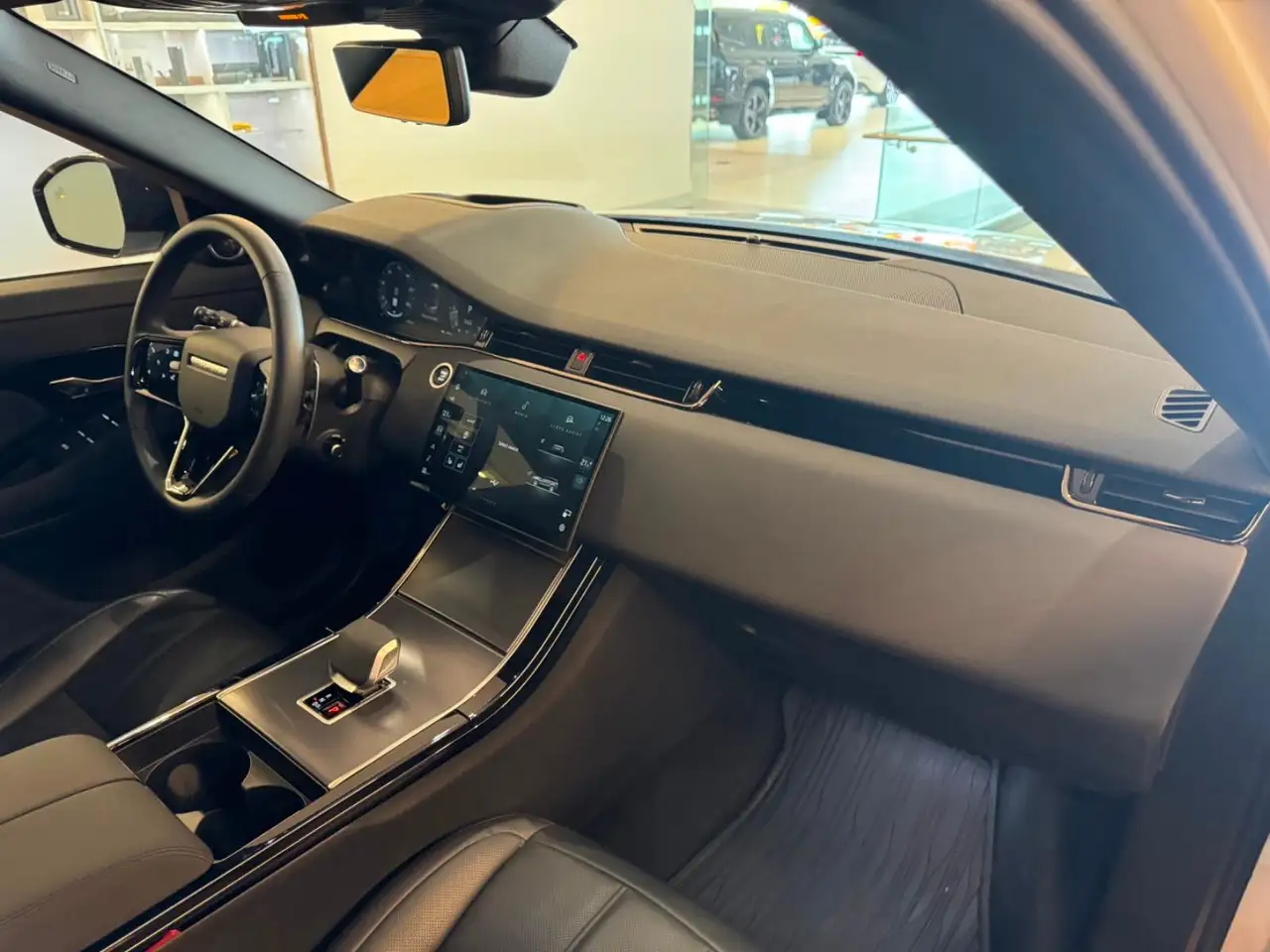 Land Rover Range Rover Evoque photo Land Rover Range Rover Evoque
