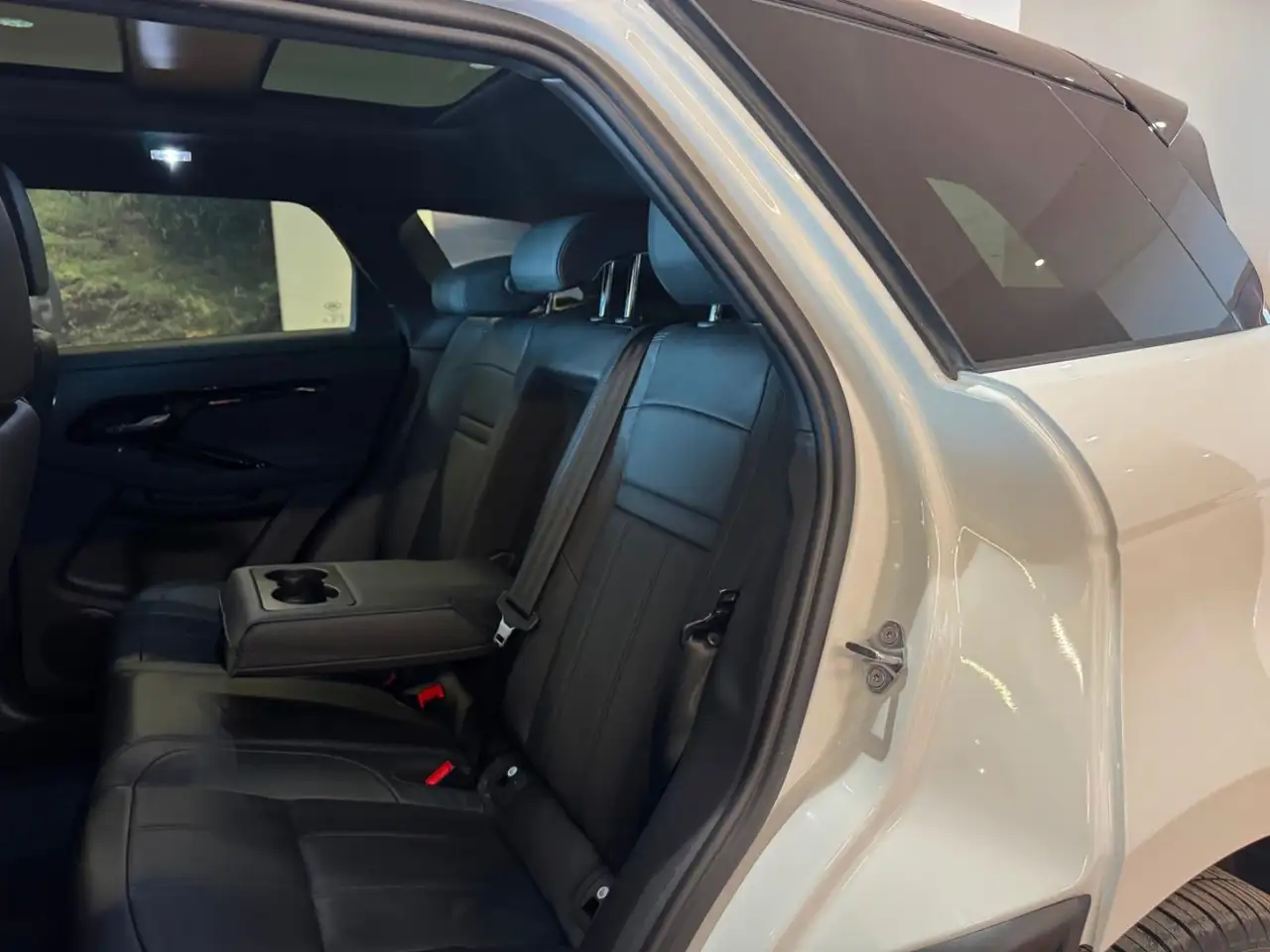 Land Rover Range Rover Evoque photo Land Rover Range Rover Evoque