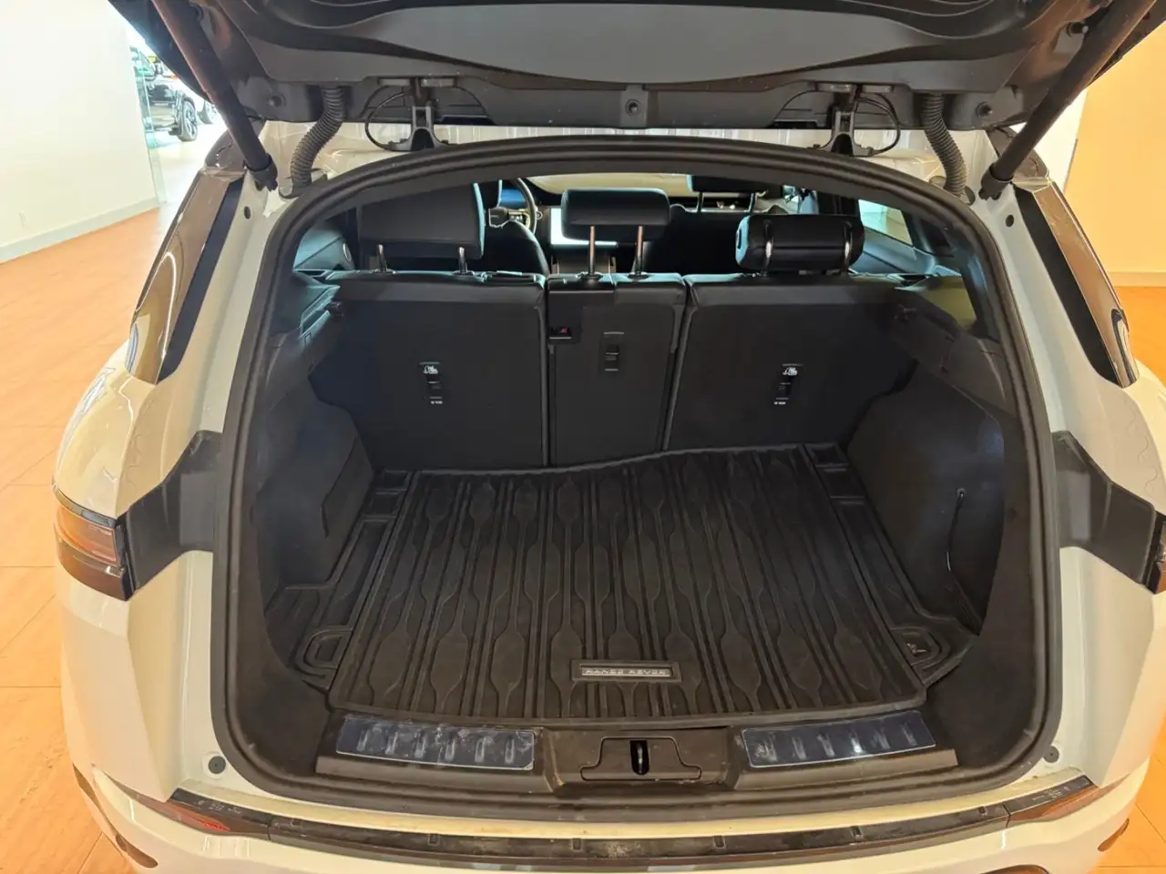 Land Rover Range Rover Evoque photo Land Rover Range Rover Evoque