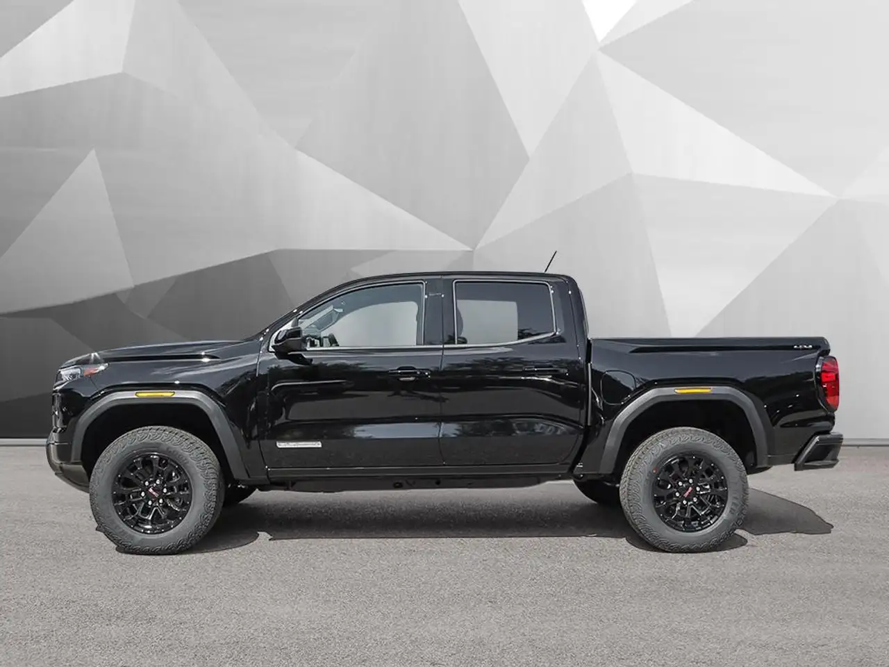 GMC Canyon photo GMC Canyon