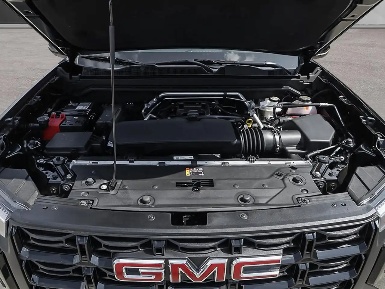 GMC Canyon photo GMC Canyon