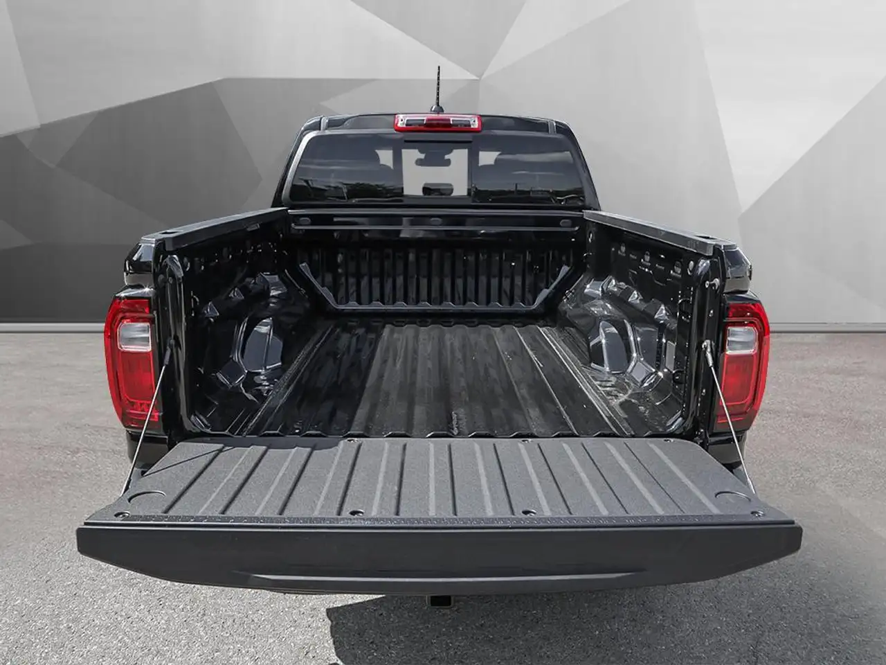 GMC Canyon photo GMC Canyon