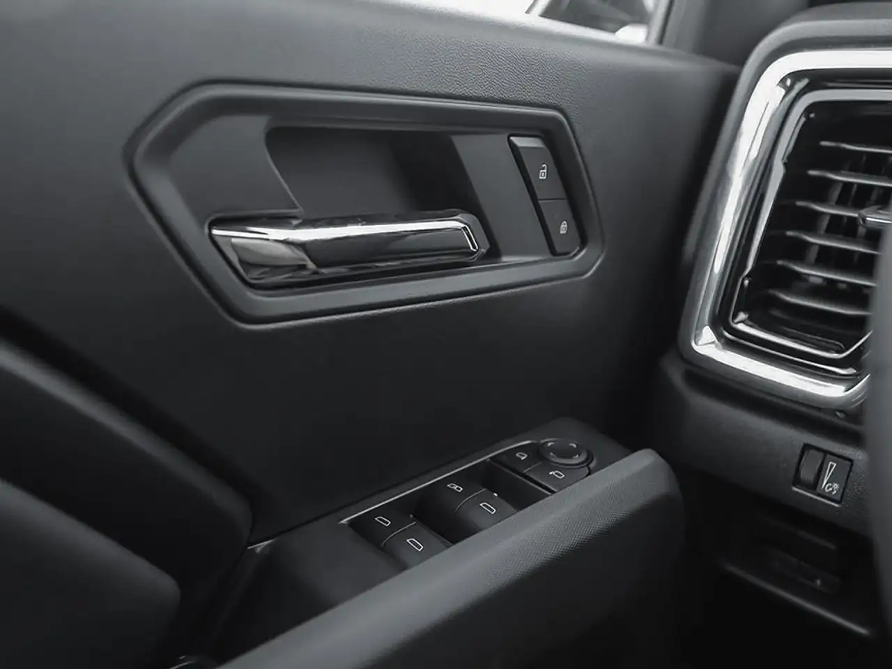 GMC Canyon photo GMC Canyon