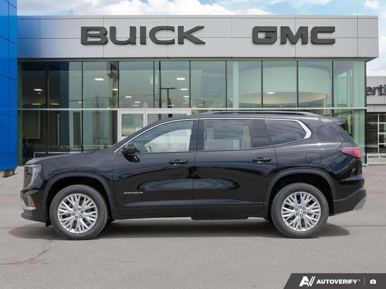 GMC Acadia снимка GMC Acadia