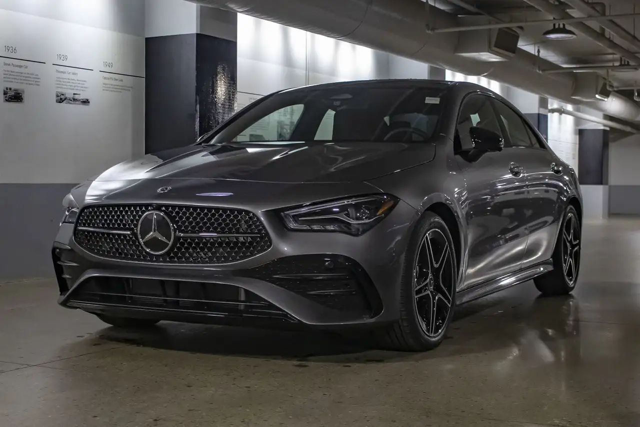 Mercedes-Benz CLA снимка Mercedes-Benz CLA