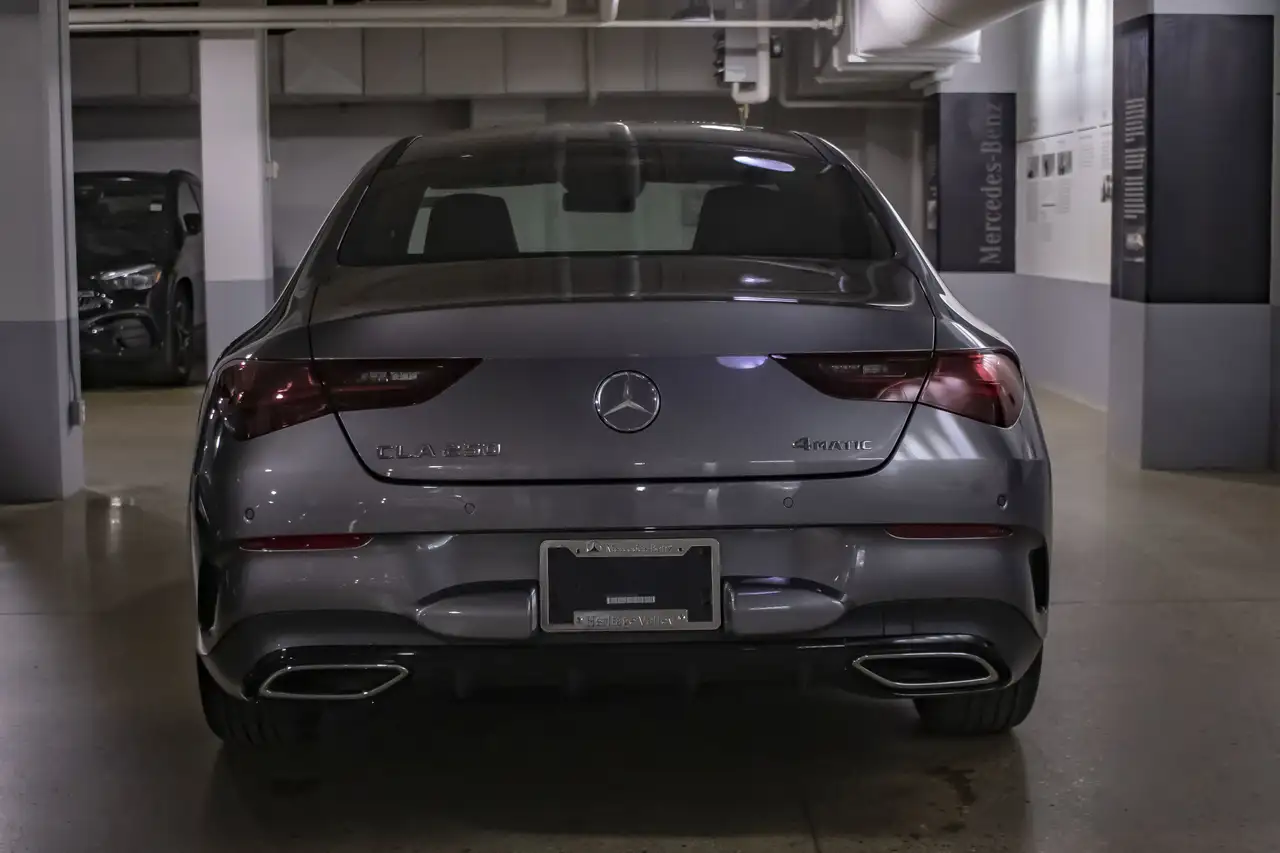 Mercedes-Benz CLA снимка Mercedes-Benz CLA